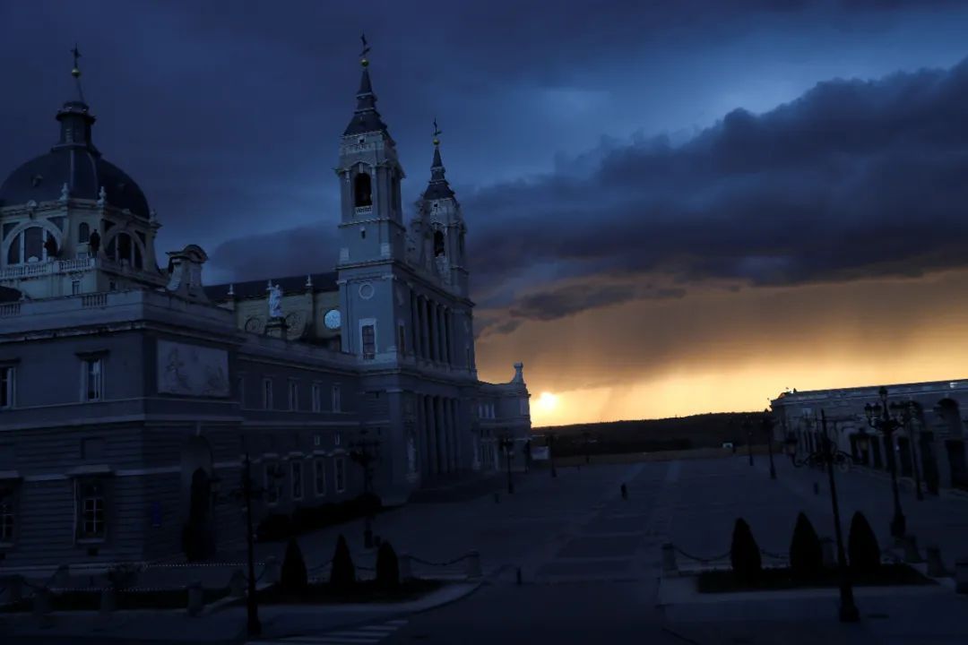 『马德里』直击 | 西班牙 “封城”首日，马德里的黄昏静悄悄