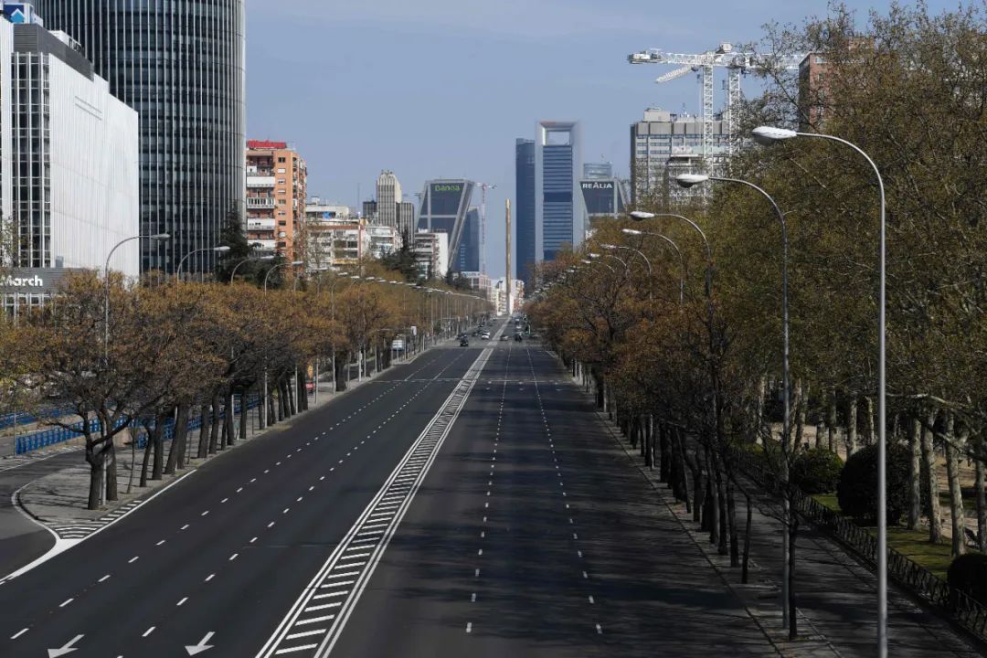 『马德里』直击 | 西班牙 “封城”首日，马德里的黄昏静悄悄