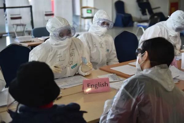 #疫情#中国织牢境外疫情输入“防控网”：把住机场防线 形成无缝闭环