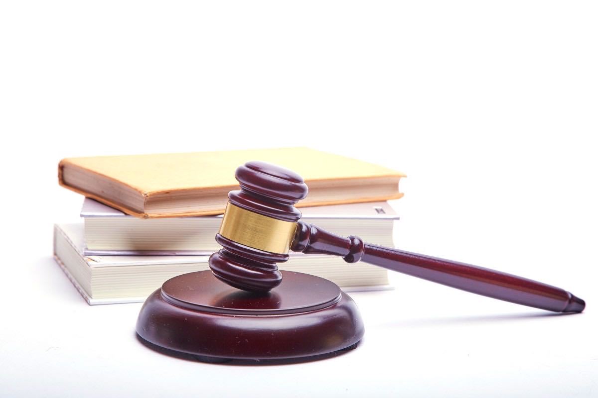 「北京日报」外籍女子返京拒绝隔离还撒泼？“战疫”当前没有特权人物