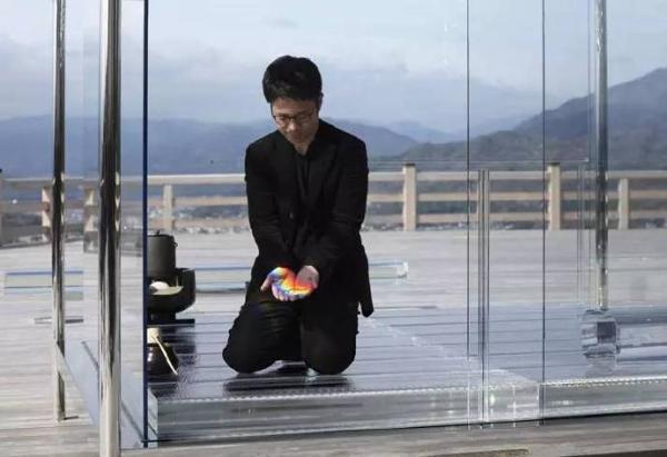 「德仁」东京奥运火炬设计者吉冈德仁，他的设计投射了独特的自然观