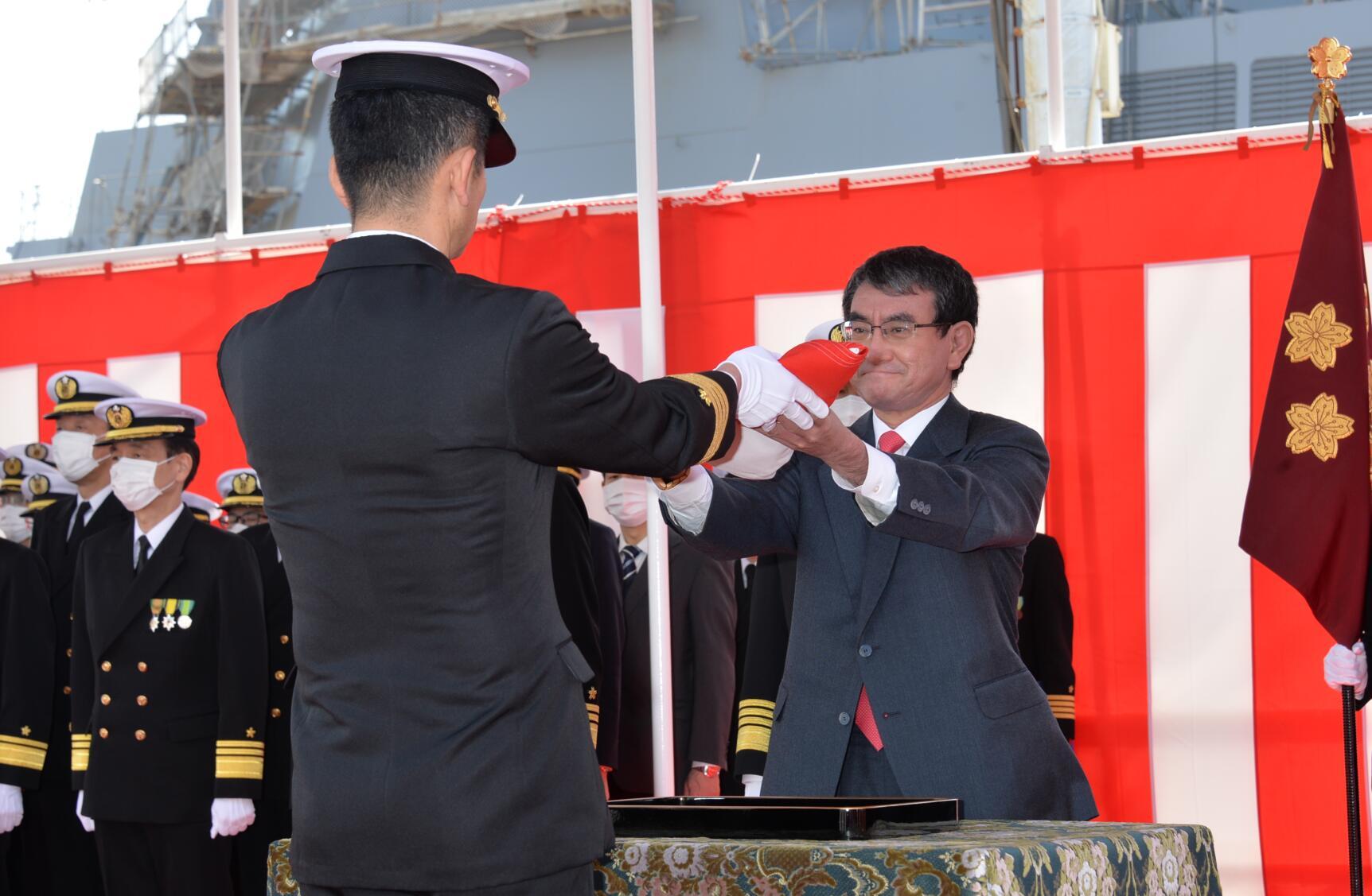 #日本驱逐舰#日本“万吨大驱”正式入列 防卫相亲自出席仪式