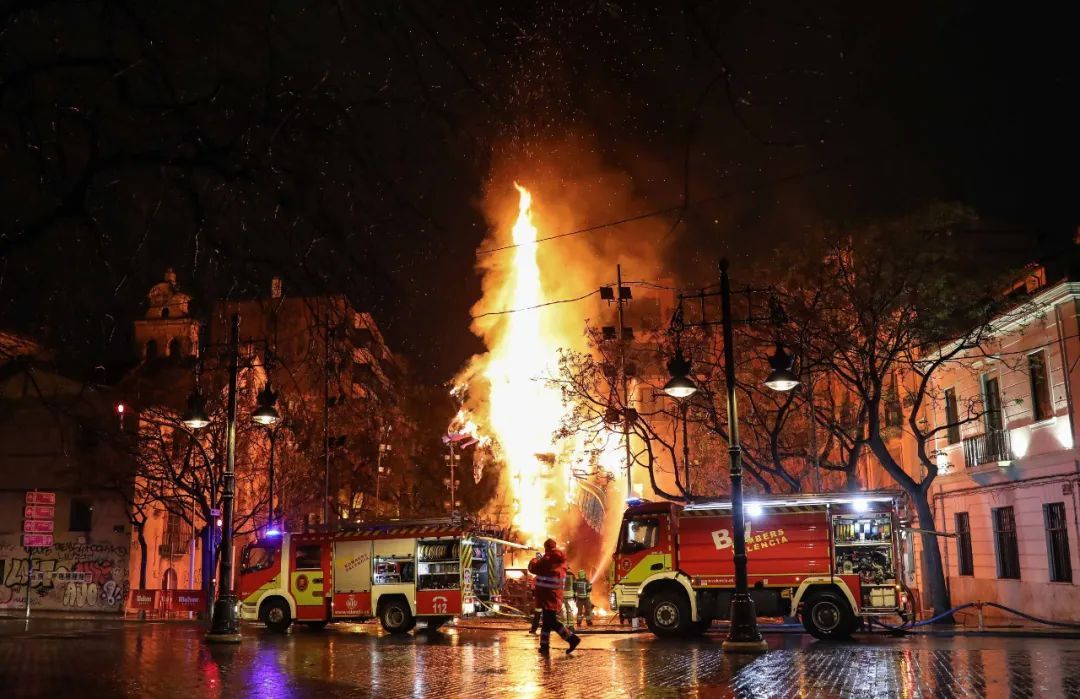 「巴伦西亚」疫情阴影下，西班牙暂停了80年未中断的传统节日