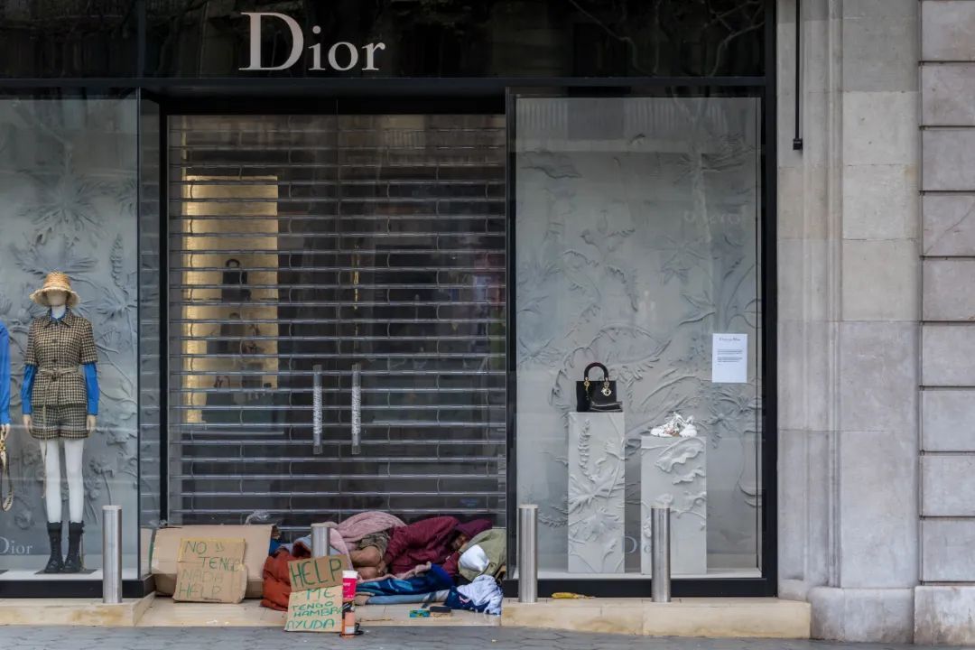 「巴伦西亚」疫情阴影下，西班牙暂停了80年未中断的传统节日