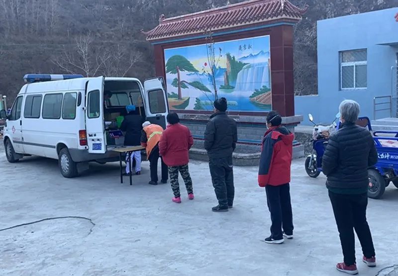 疫情▲【抗疫在基层】山乡巡诊，为农村群众解决看病买药困难