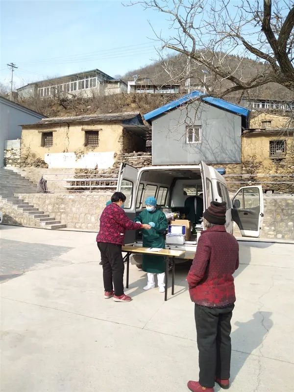 疫情▲【抗疫在基层】山乡巡诊，为农村群众解决看病买药困难