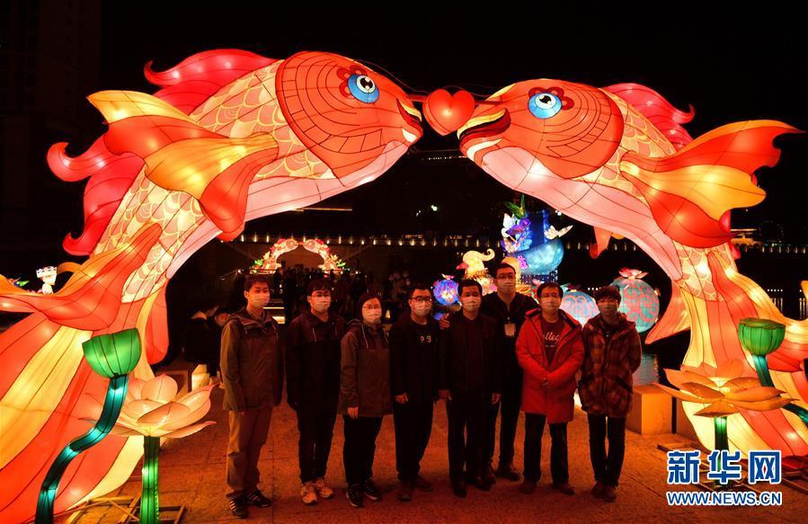 【景观灯】湖北恩施：为天津援鄂医疗队点亮“迎春彩灯”