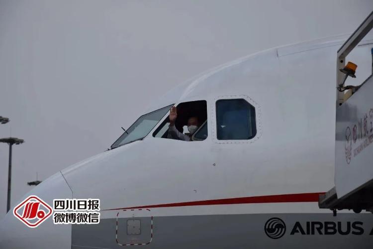 『社会』送你出征，接你回家！这些老兵的身影令人肃然起敬