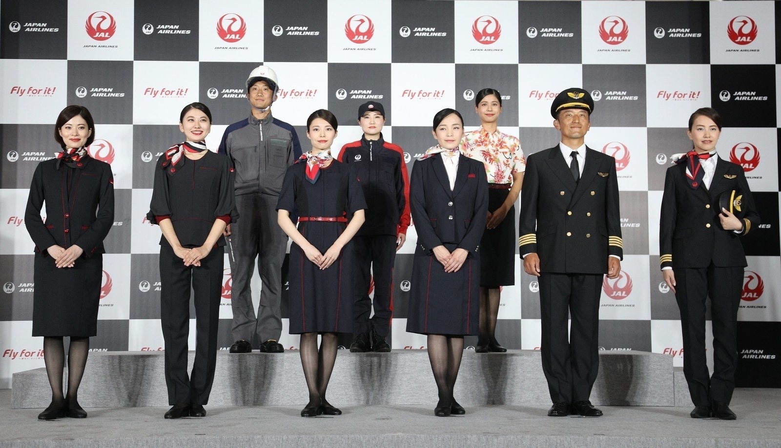 日本航空公司▲日本航空将允许空姐不穿高跟鞋:为了健康和安全