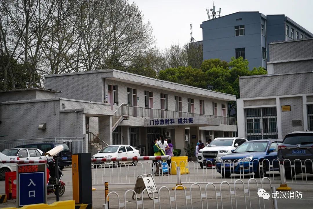 华中科技大学同济医学院梨园医院门前