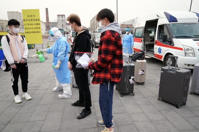 民生■新国展集散点启用半个月,人均转送时间压缩至1小时