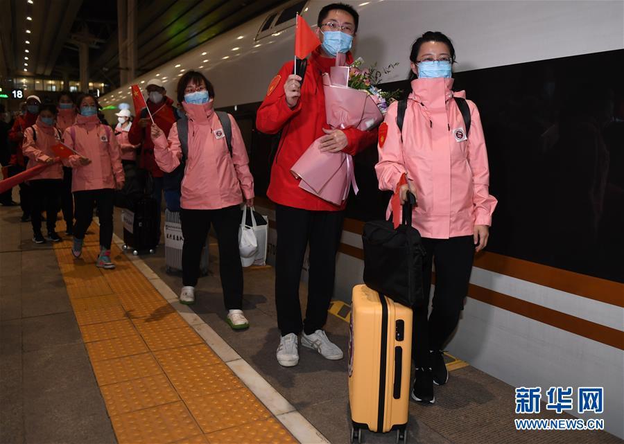 #医疗#首批返京的援鄂国家医疗队队员抵京
