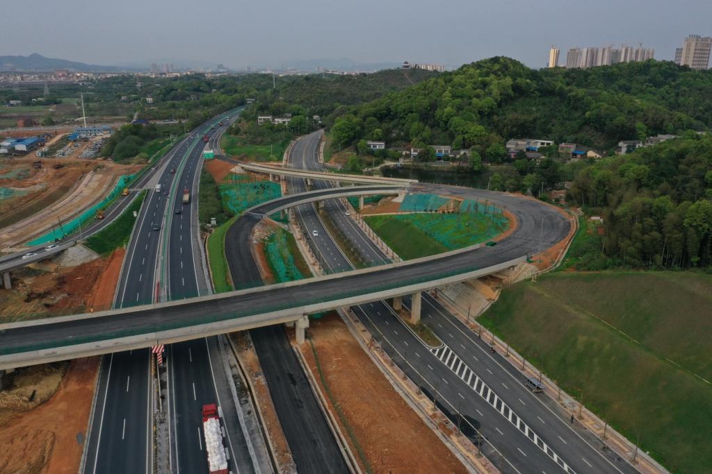 長沙繞城高速公路望城經開區互通式立交工程基本完工