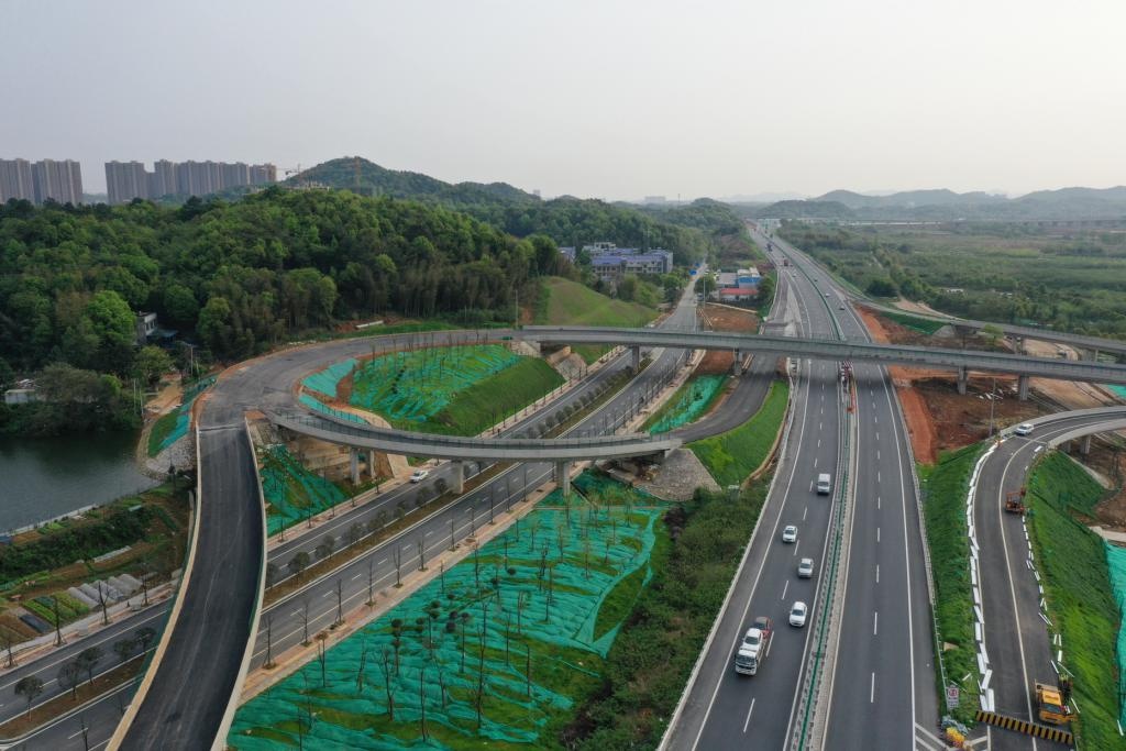 長沙繞城高速公路望城經開區互通式立交工程基本完工