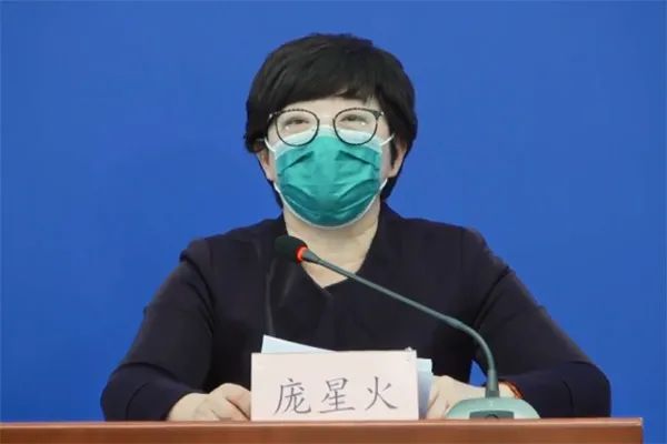 :密切接触有发热症状同学还不戴口罩,留美学生回国确诊
