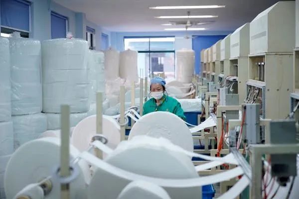 「医疗」美国从中国采购的大批医疗物资，已经空运到纽约了