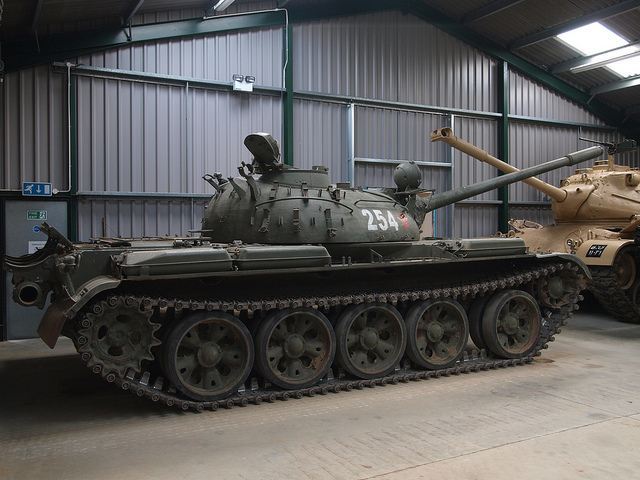 [军事]巴基斯坦一口气买下近300辆“五对轮”坦克