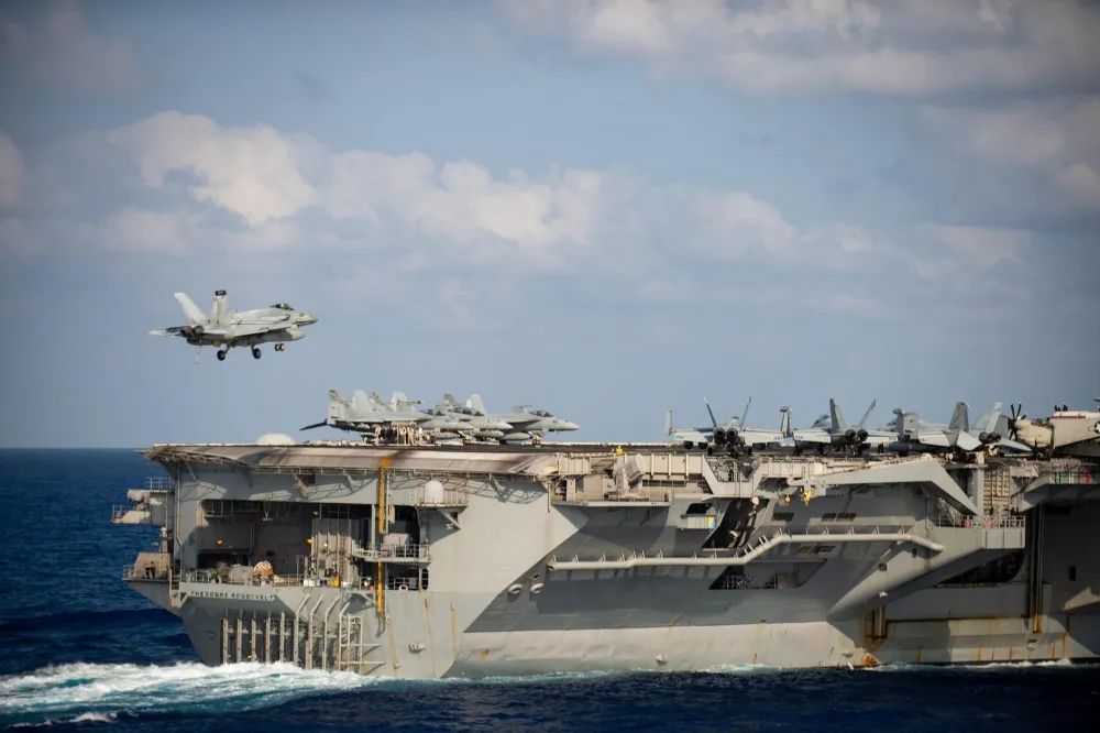 『航母』确诊超过200！美航母舰长写信求援：没必要让水兵送死！