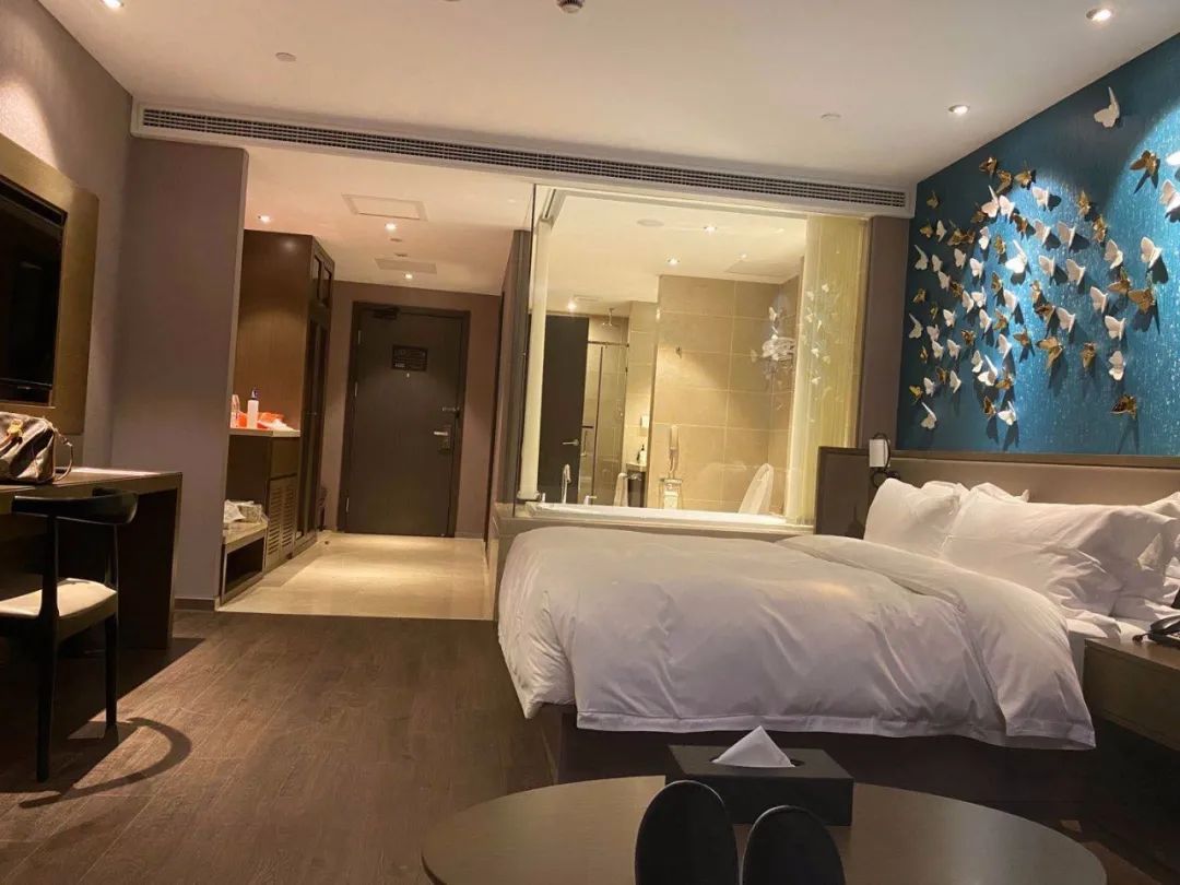 [杨奇]归国留学生谈隔离生活：比心工作人员，要特别夸一下“一日三餐”