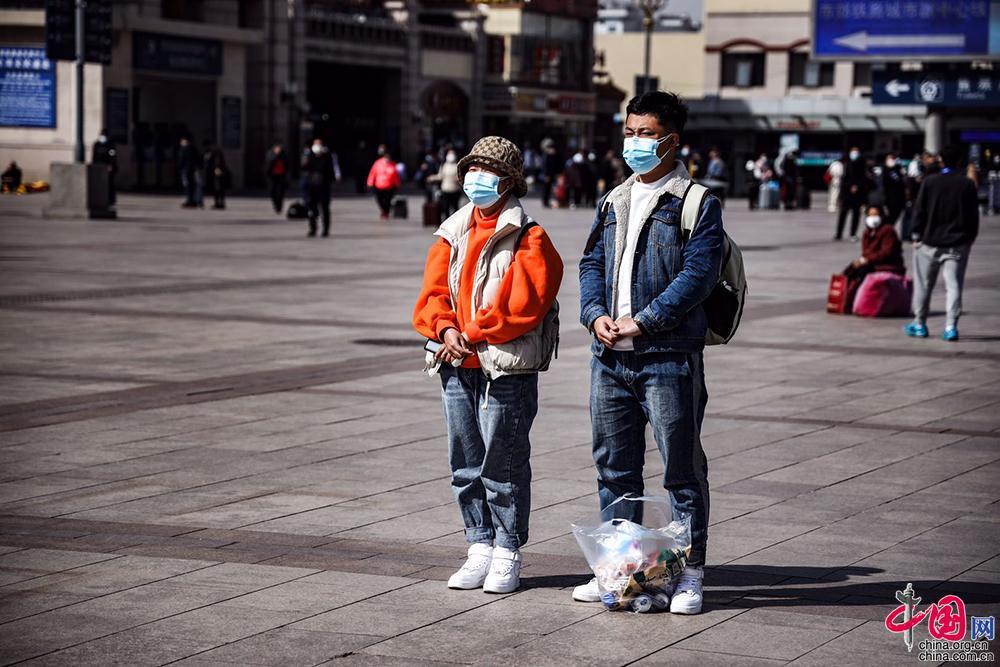 #郑亮#致敬英雄共悼逝者 首都各界举行哀悼活动[组图]