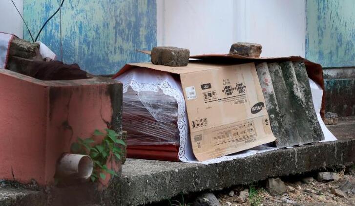 「女市长」厄瓜多尔最大城市街道上现多具尸体，女市长绝望求助