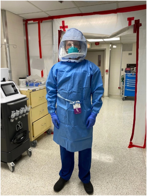 【国际】芝加哥医生：给患者插管“就像在核反应堆旁”，看着别人死去无能为力…