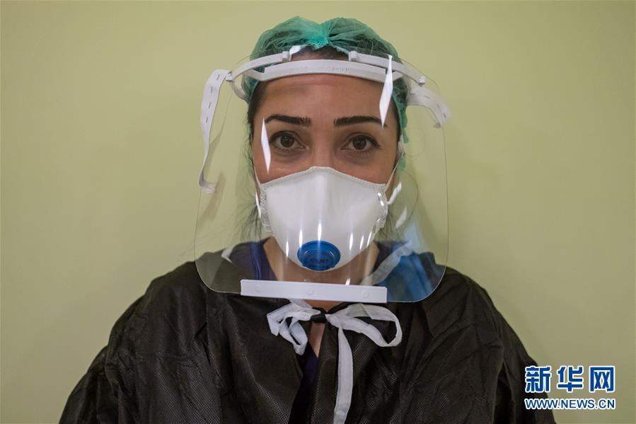 『伊斯坦布尔』土耳其志愿者使用3D打印技术制作防护面罩