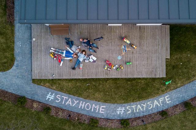 「无人机」隔离也欢乐:无人机镜头下的众生百态