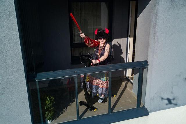 「无人机」隔离也欢乐:无人机镜头下的众生百态