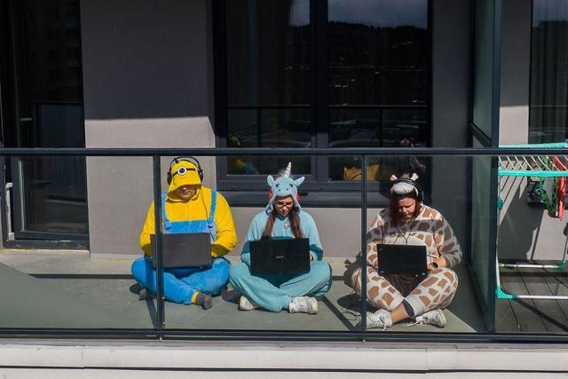 「无人机」隔离也欢乐:无人机镜头下的众生百态