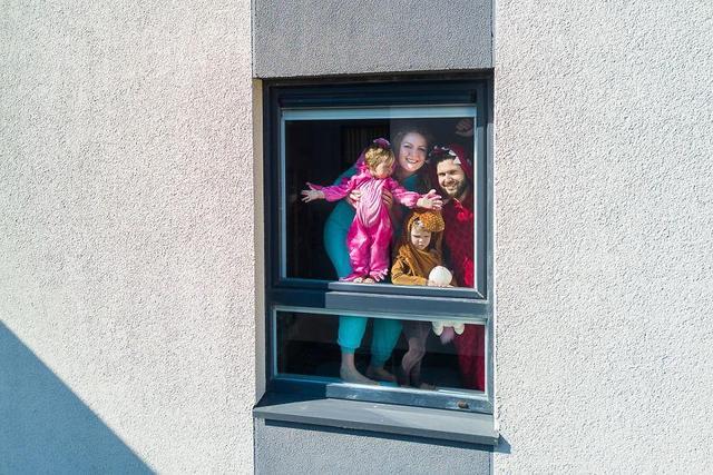 「无人机」隔离也欢乐:无人机镜头下的众生百态