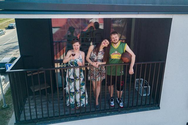 「无人机」隔离也欢乐:无人机镜头下的众生百态