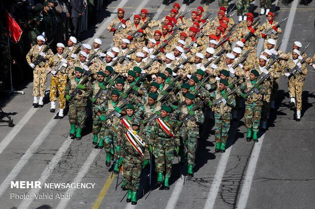 疫情@?因新冠疫情伊朗军方宣布取消国家军队日阅兵仪式