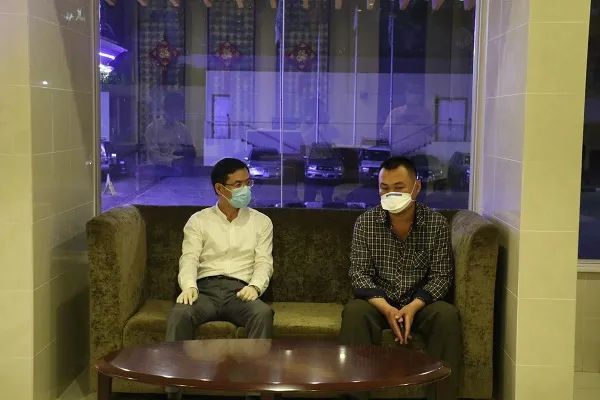 『张静静』中国驻塞大使看望张静静丈夫，协助其回国已有初步方案