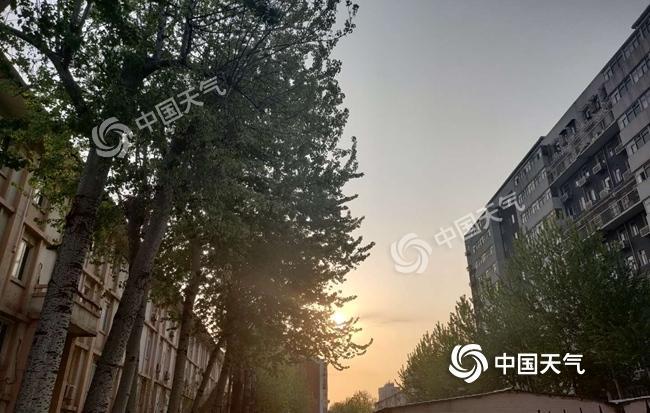 「天气」今夜起冷雨飘洒北京 明日气温骤降仅11℃注意保暖