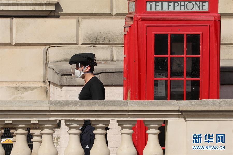 疫情:疫情下的英国街头