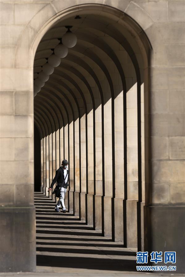 疫情:疫情下的英国街头