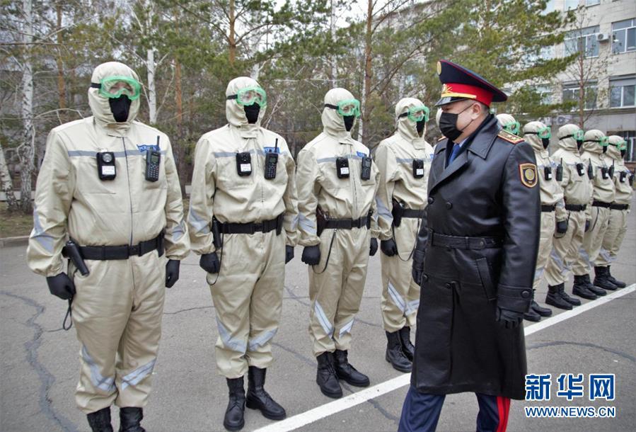 『国际』哈萨克斯坦内务部向警务人员提供可重复使用的防护制服