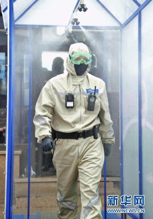 『国际』哈萨克斯坦内务部向警务人员提供可重复使用的防护制服