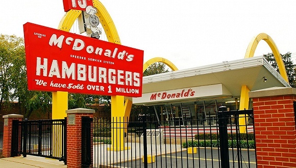 『疫情』美国餐饮业“花式自救”，但有些岗位再也回不来了