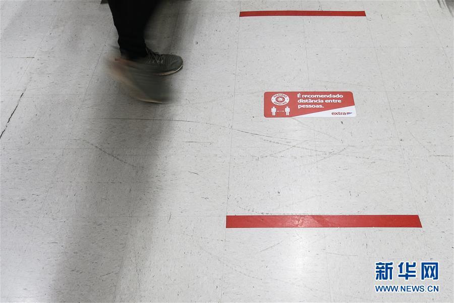 国际：巴西新冠肺炎确诊病例近两万