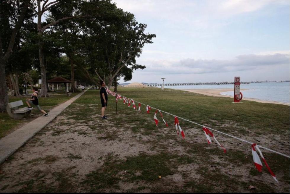 央视新闻▲新加坡关闭所有海滩 违反防疫措施首次罚款300新元