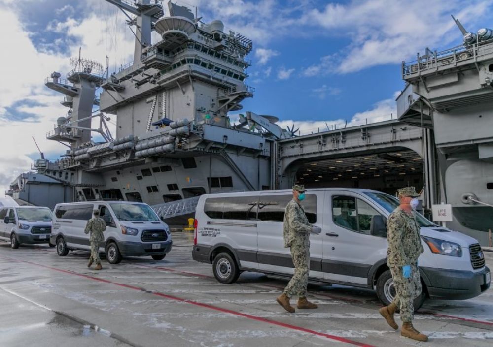 美军■新冠疫情+政治病毒，美军有些招架不住