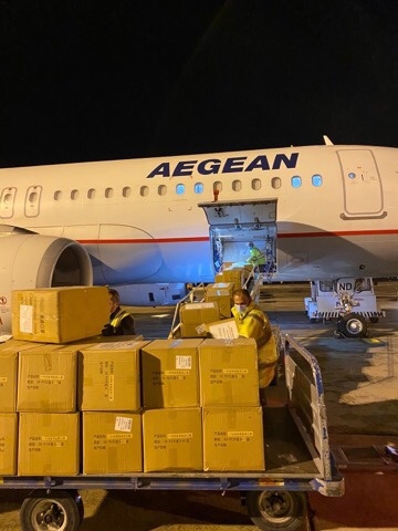 「医疗」中方第二批援塞浦路斯医疗物资抵达拉纳卡机场