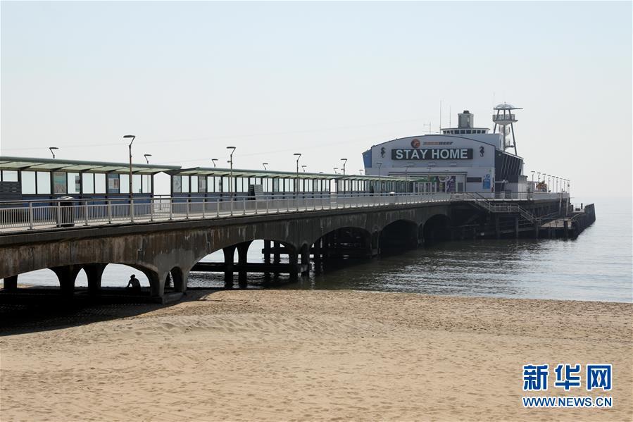 【伯恩茅斯】英国：复活节假期安静的海滩