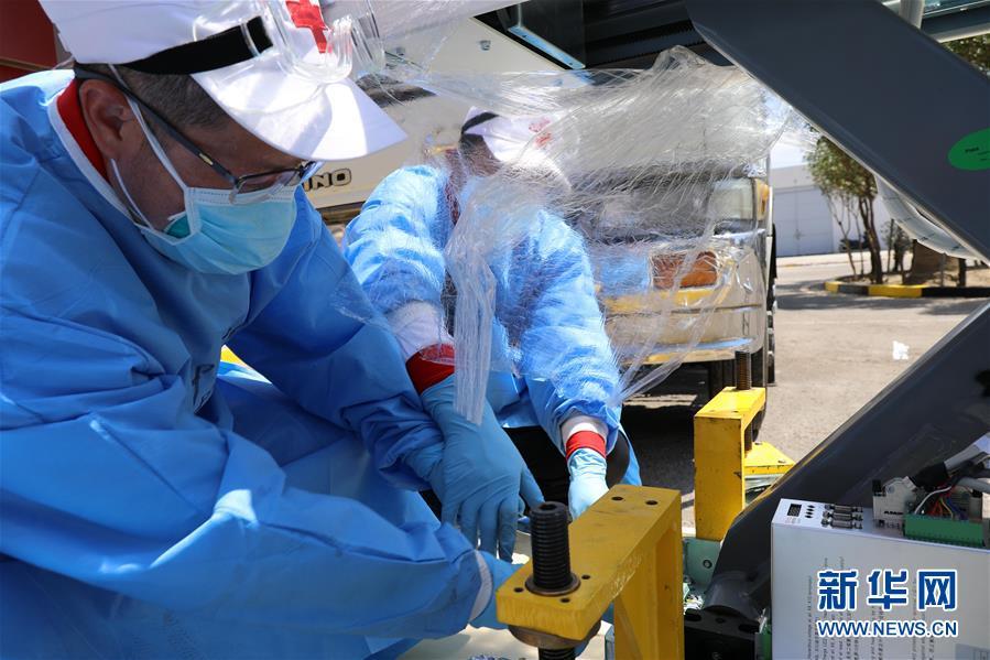 中国红十字会：中国专家组在伊拉克架设CT设备