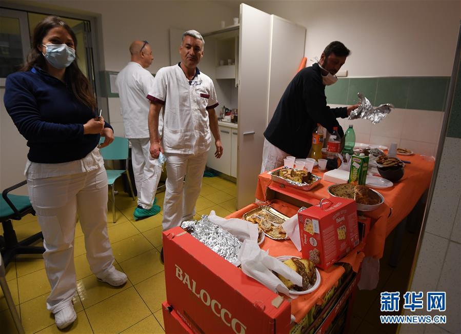 罗马市@意大利罗马：节日期间坚守岗位的医护人员