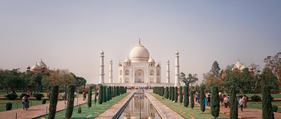 疫情：疫情下的印度：围攻医护，59人涉案；八成感染者并无症状；不戴口罩或将入狱