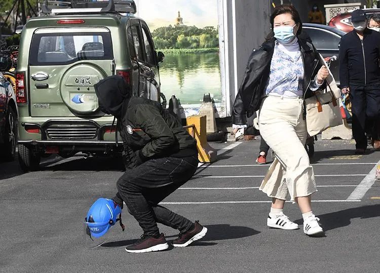 『北京大风』标题已被大风吹走