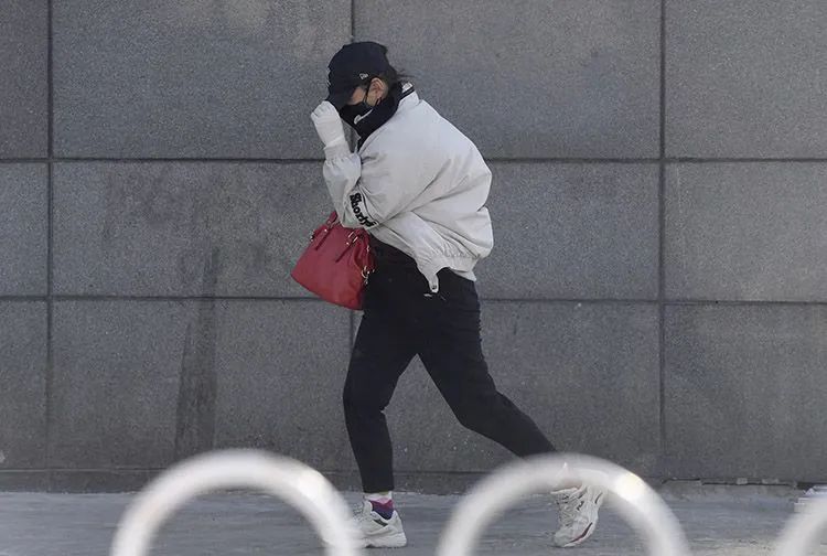 『北京大风』标题已被大风吹走